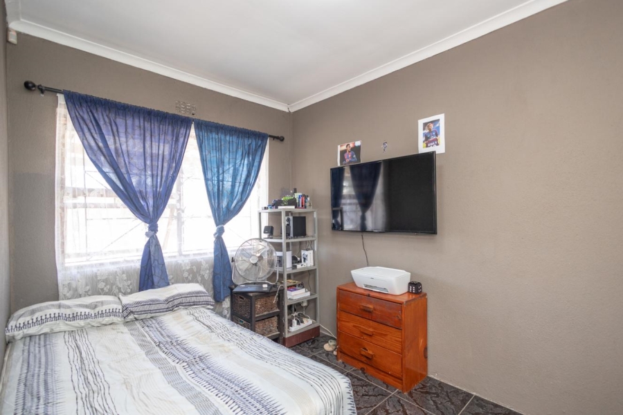 2 Bedroom Property for Sale in Peerless Park East Western Cape